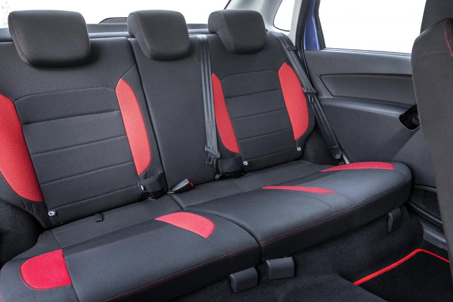 Интерьер Lada Granta Drive Active 2019 года  (фото 32 из 40)